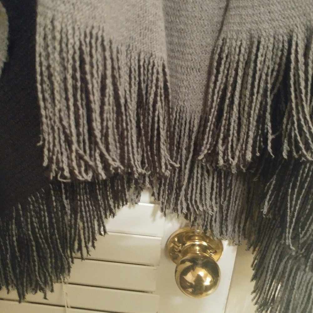 Open shawl - Picture 3 of 4